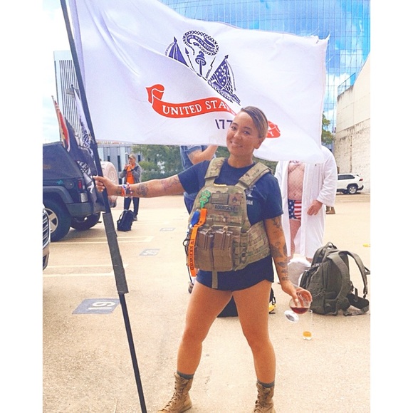 Meet your Posher, Leea - Picture 8 of 16